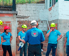 𝗣𝗿𝗶𝗺𝗲𝗿𝗼𝘀 𝗮𝘂𝘅𝗶𝗹𝗶𝗼𝘀 𝗱𝗶𝗿𝗶𝗴𝗶𝗱𝗼𝘀 𝗮 𝗕𝗿𝗶𝗴𝗮𝗱𝗮𝘀 𝗱𝗲 𝗘𝗺𝗲𝗿𝗴𝗲𝗻𝗰𝗶𝗮